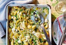 Horneado de pasta con pollo, puerros y guisantes Pasta con Pollo al Horno