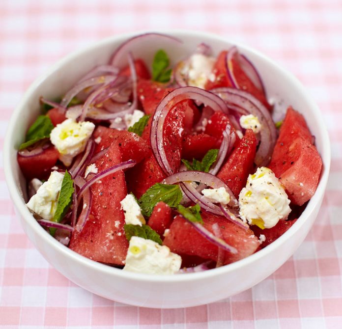 Una ensalada veraniega con sandía y queso feta