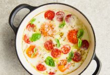 Huevos hechos de manera distinto con un toque italiano